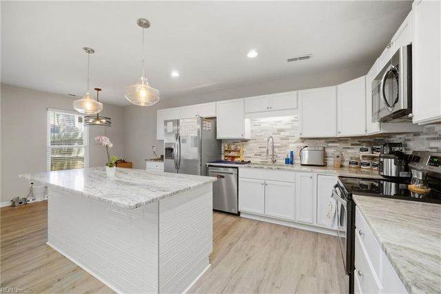 893 Riverbend RD, Virginia Beach, VA 23452