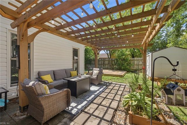 893 Riverbend RD, Virginia Beach, VA 23452