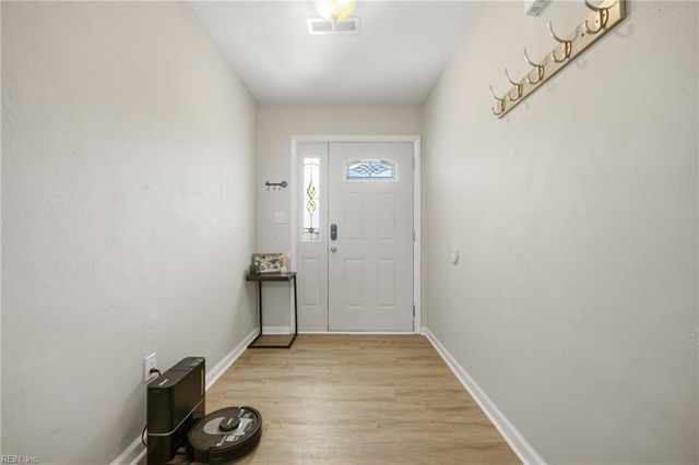 893 Riverbend RD, Virginia Beach, VA 23452