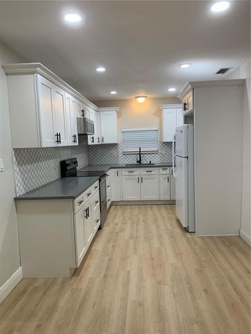 1524 18TH AVENUE N, St Petersburg, FL 33704