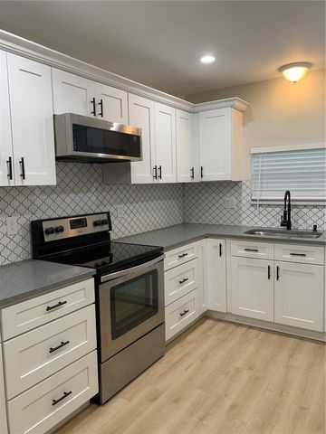 1524 18TH AVENUE N, St Petersburg, FL 33704