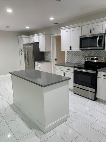 1524 18TH AVENUE N, St Petersburg, FL 33704