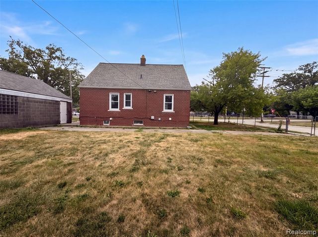 17590 Eastland Street, Roseville, MI 48066