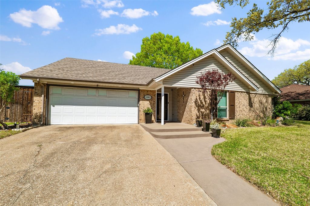 1503 Frontier Drive, Arlington, TX 76012