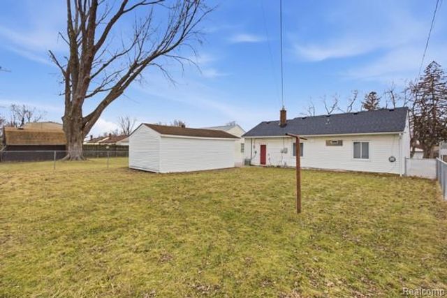 27320 Grandmont Street, Roseville, MI 48066