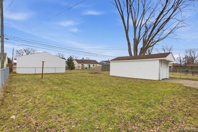 27320 Grandmont Street, Roseville, MI 48066