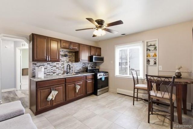 27320 Grandmont Street, Roseville, MI 48066