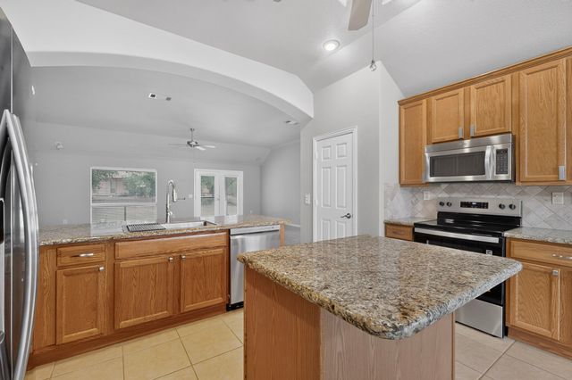 9704 Grandview Drive, Denton, TX 76207