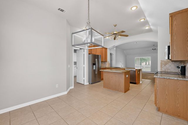 9704 Grandview Drive, Denton, TX 76207