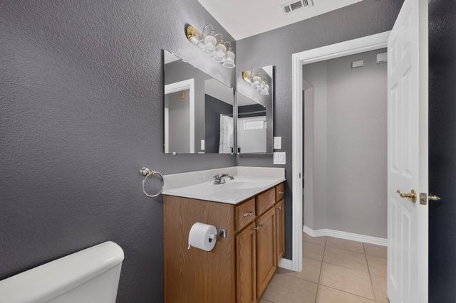 9704 Grandview Drive, Denton, TX 76207
