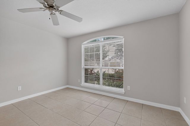 9704 Grandview Drive, Denton, TX 76207