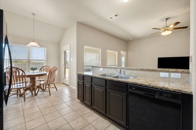 400 Hummingbird Trail, Crowley, TX 76036