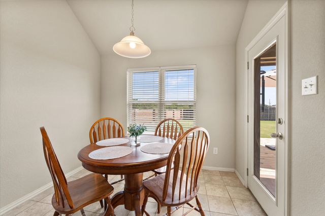 400 Hummingbird Trail, Crowley, TX 76036