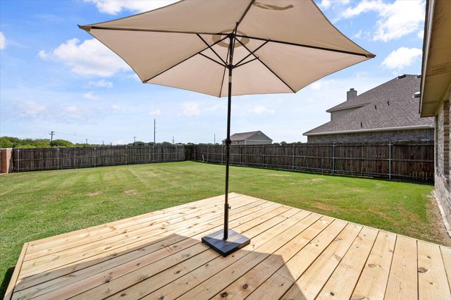 400 Hummingbird Trail, Crowley, TX 76036