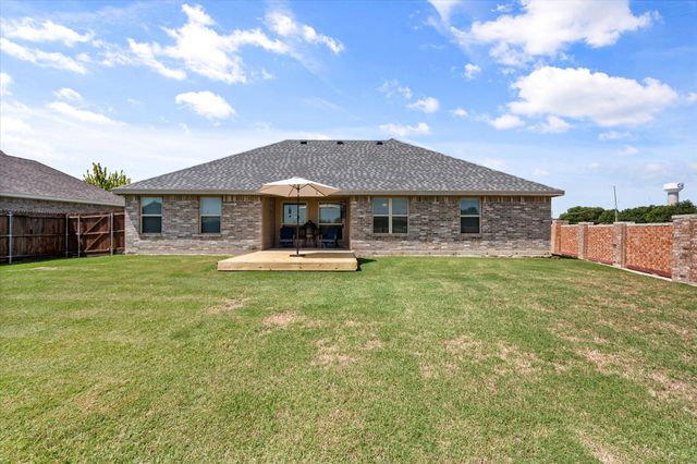 400 Hummingbird Trail, Crowley, TX 76036