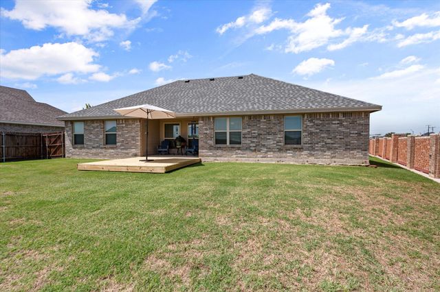 400 Hummingbird Trail, Crowley, TX 76036