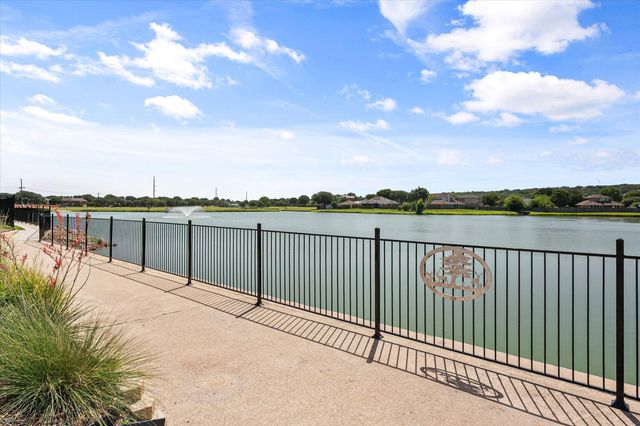 400 Hummingbird Trail, Crowley, TX 76036