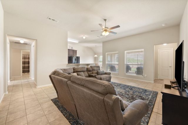 400 Hummingbird Trail, Crowley, TX 76036