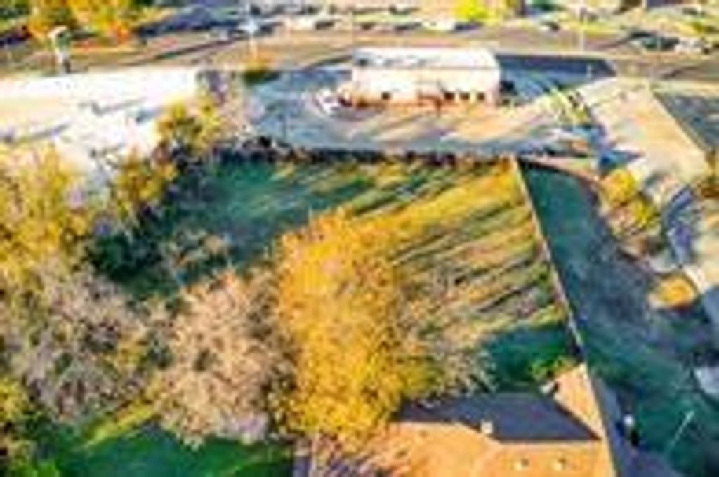 2321 N Barnes Avenue, Oklahoma City, OK 73107