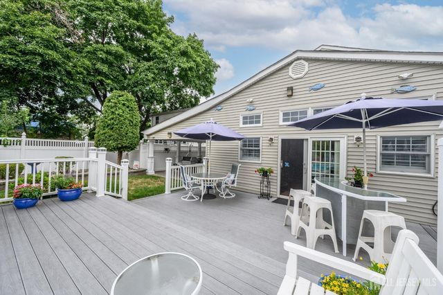 10 Crampton Avenue, Woodbridge Proper, NJ 07095