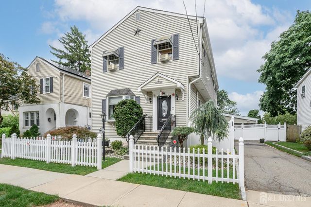 10 Crampton Avenue, Woodbridge Proper, NJ 07095