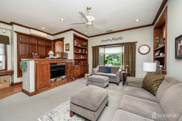 10 Crampton Avenue, Woodbridge Proper, NJ 07095