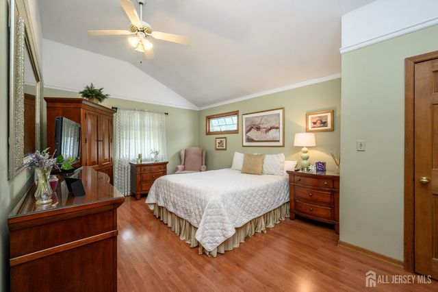 10 Crampton Avenue, Woodbridge Proper, NJ 07095