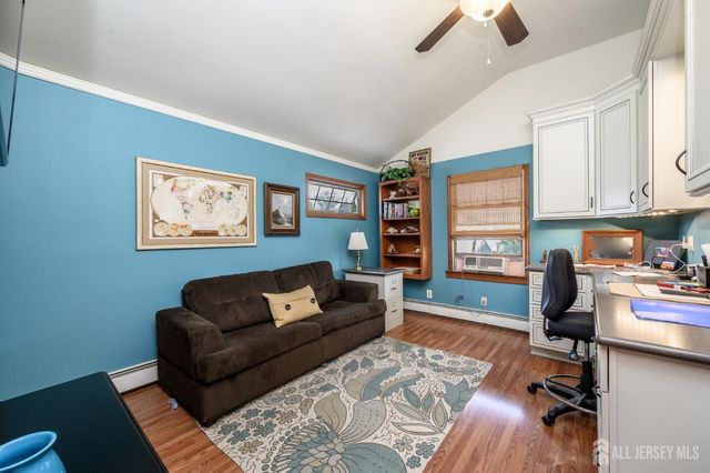 10 Crampton Avenue, Woodbridge Proper, NJ 07095