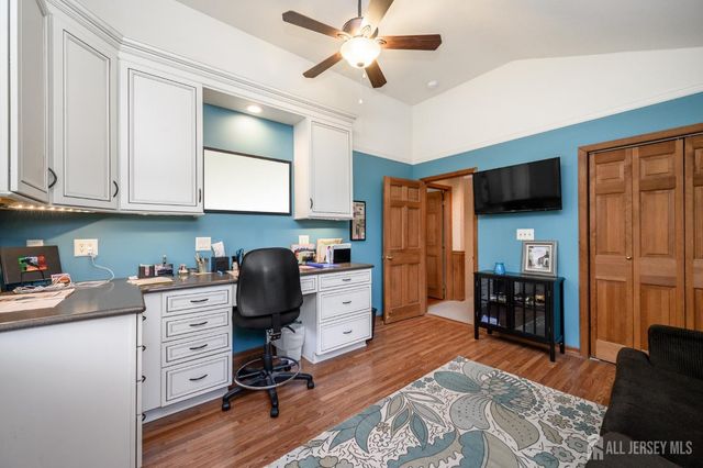 10 Crampton Avenue, Woodbridge Proper, NJ 07095