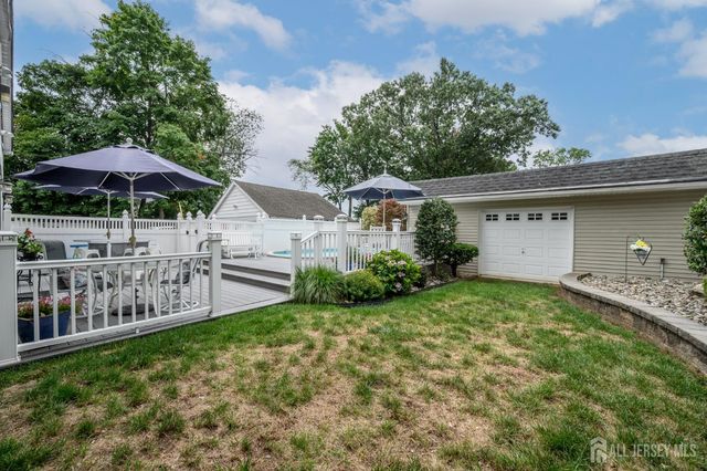 10 Crampton Avenue, Woodbridge Proper, NJ 07095