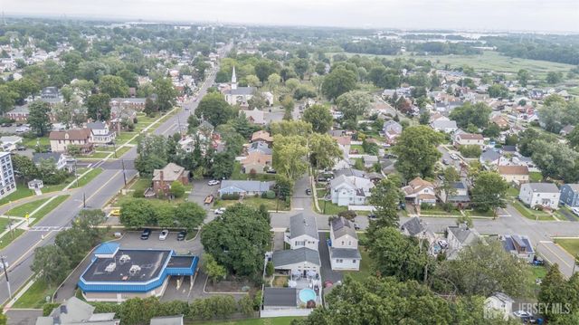 10 Crampton Avenue, Woodbridge Proper, NJ 07095