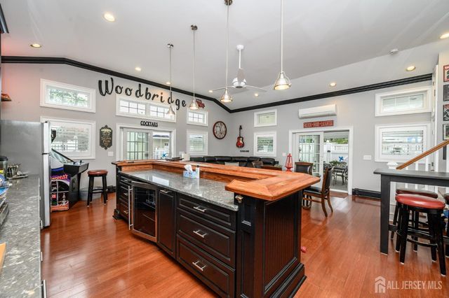 10 Crampton Avenue, Woodbridge Proper, NJ 07095