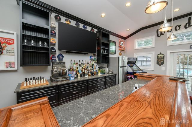 10 Crampton Avenue, Woodbridge Proper, NJ 07095