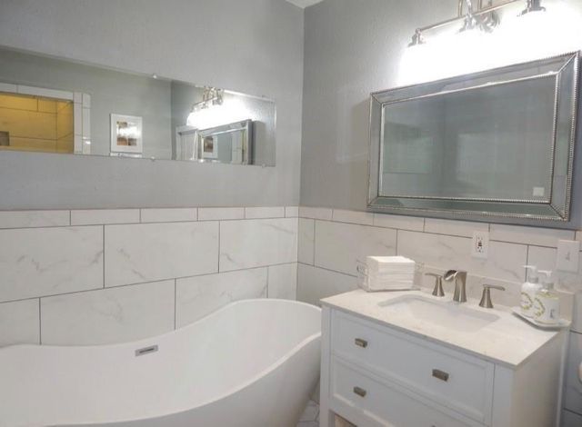 8821 Woodruff Street, Houston, TX 77012