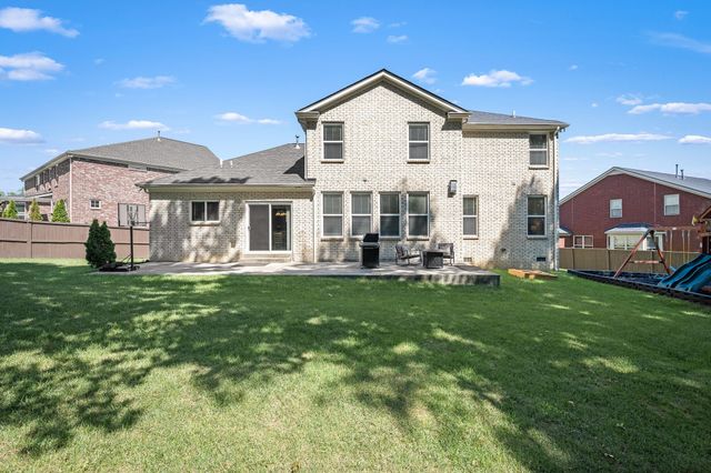 441 Valley Spring Dr, Mount Juliet, TN 37122