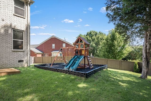 441 Valley Spring Dr, Mount Juliet, TN 37122