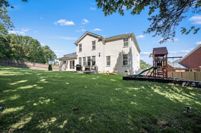 441 Valley Spring Dr, Mount Juliet, TN 37122