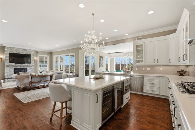 1690 Shelburne Ln, Squirrel Hill, PA 15217