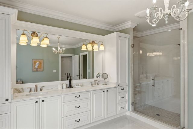 1690 Shelburne Ln, Squirrel Hill, PA 15217