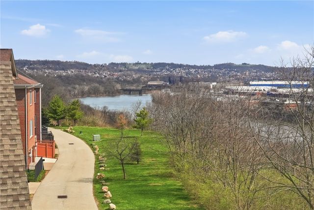 1690 Shelburne Ln, Squirrel Hill, PA 15217