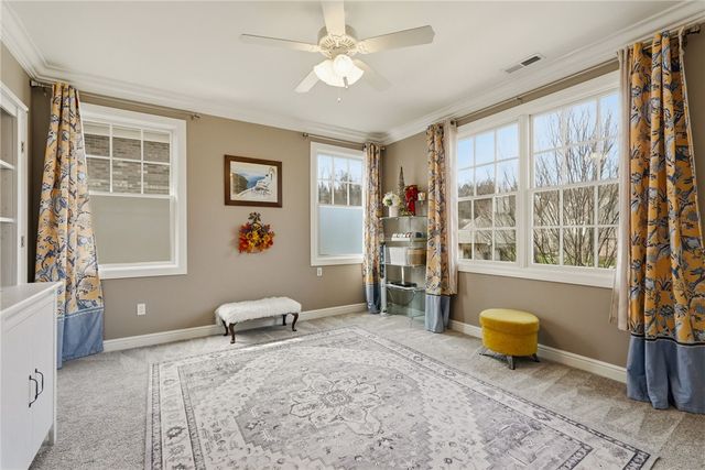 1690 Shelburne Ln, Squirrel Hill, PA 15217