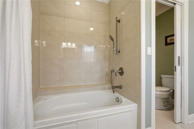 1690 Shelburne Ln, Squirrel Hill, PA 15217