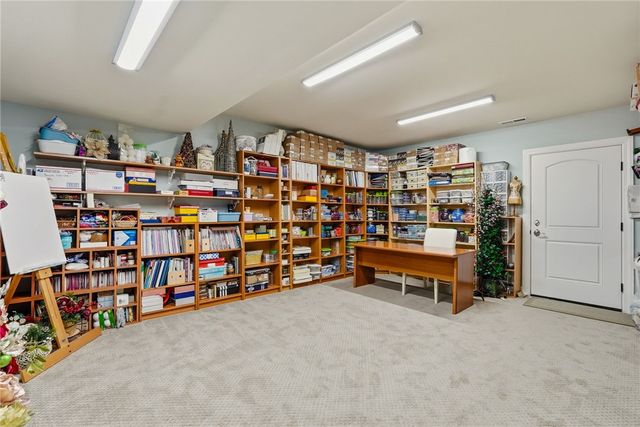 1690 Shelburne Ln, Squirrel Hill, PA 15217