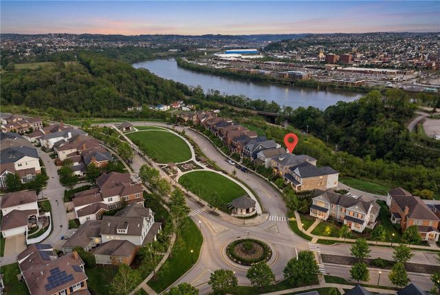 1690 Shelburne Ln, Squirrel Hill, PA 15217