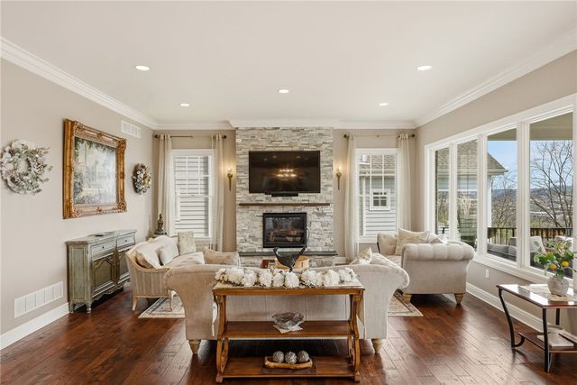 1690 Shelburne Ln, Squirrel Hill, PA 15217