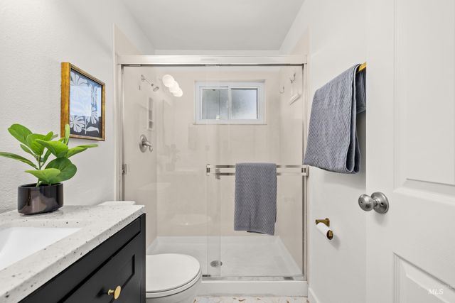 8941 W Donnybrook Dr, Boise, ID 83709