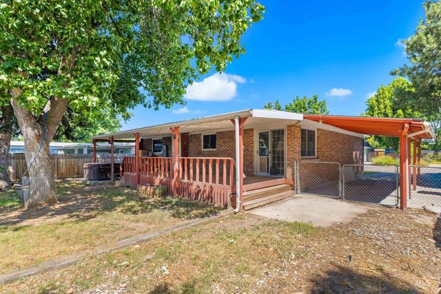 8941 W Donnybrook Dr, Boise, ID 83709
