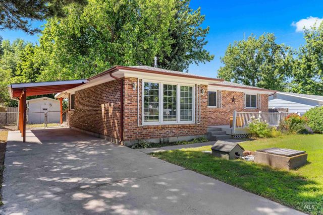 8941 W Donnybrook Dr, Boise, ID 83709