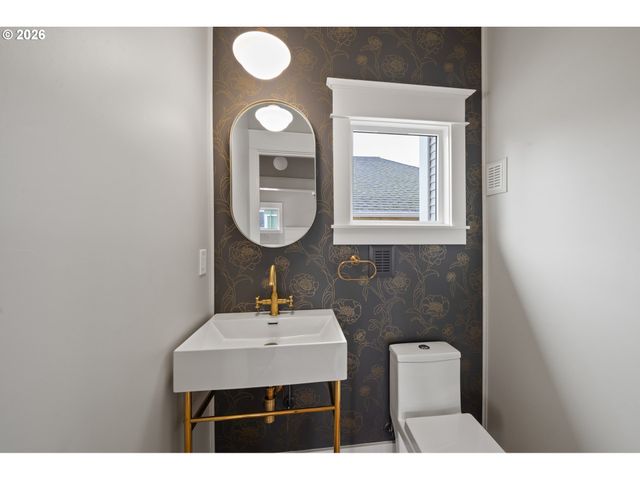 4511 N COMMERCIAL Ave, Portland, OR 97217