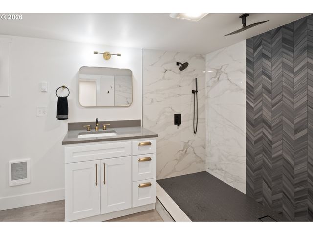 4511 N COMMERCIAL Ave, Portland, OR 97217